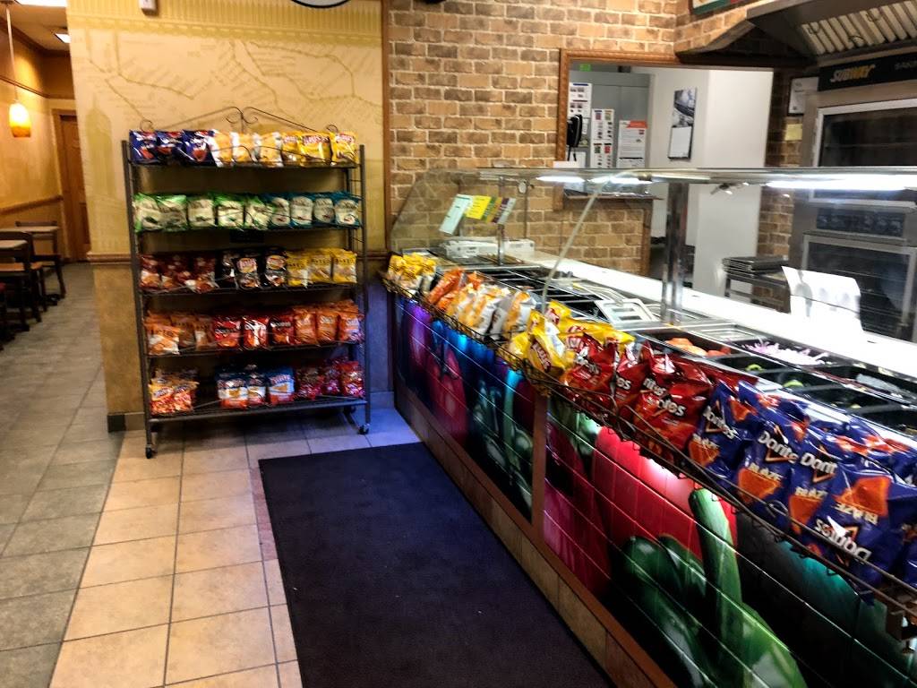 Subway Restaurants | restaurant | 35171 Grand River Ave, Farmington, MI 48335, USA | 2484717827 OR +1 248-471-7827