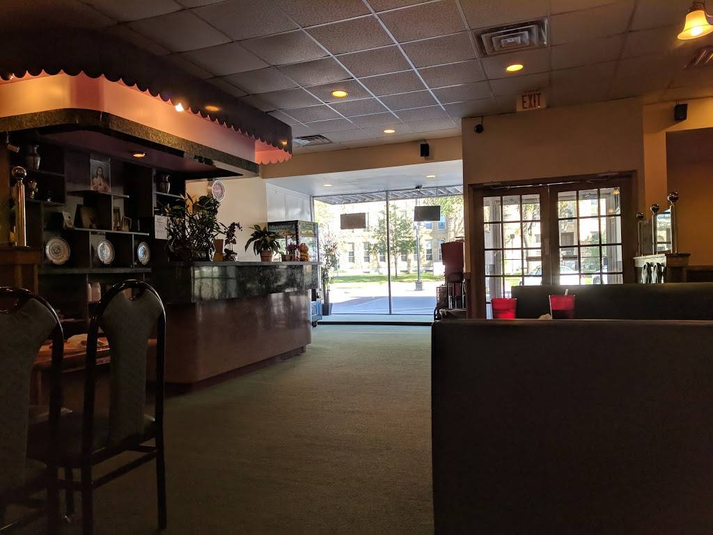 Lucky Buffet | restaurant | 114 S 2nd St, Knoxville, IA 50138, USA | 6418423538 OR +1 641-842-3538