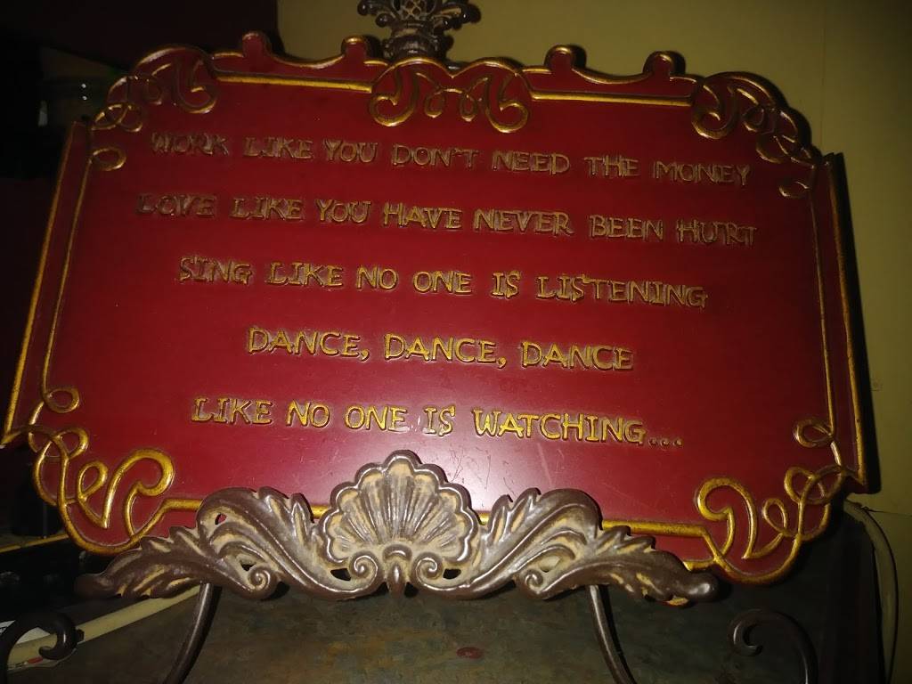 Cotton Country Club | restaurant | 212 E Davilla St, Granger, TX 76530, USA | 5128590700 OR +1 512-859-0700