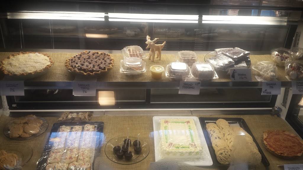 Moms Country Kitchen | restaurant | 81057 Main St, Memphis, MI 48041, USA | 8103922210 OR +1 810-392-2210