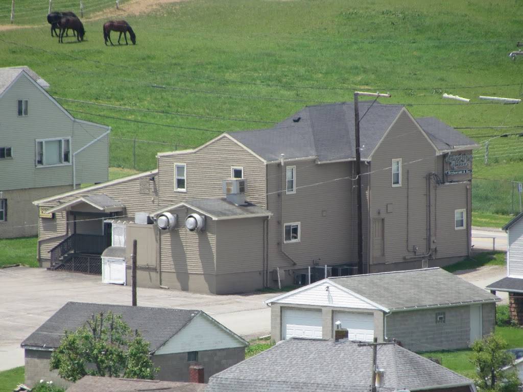 Beechies Place | restaurant | 400 West Pike Street, Meadowlands, PA 15347, USA | 7242227079 OR +1 724-222-7079