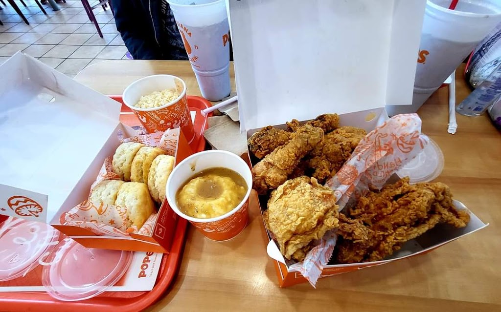 Popeyes Louisiana Kitchen | restaurant | 4905 San Bernardo Ave, Laredo, TX 78041, USA | 9567236337 OR +1 956-723-6337