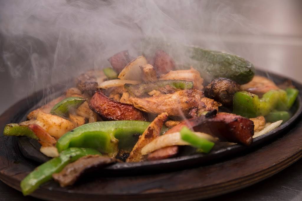 Rio Bravo Arlington | restaurant | 2208 New York Ave, Arlington, TX 76010, USA | 8177951470 OR +1 817-795-1470