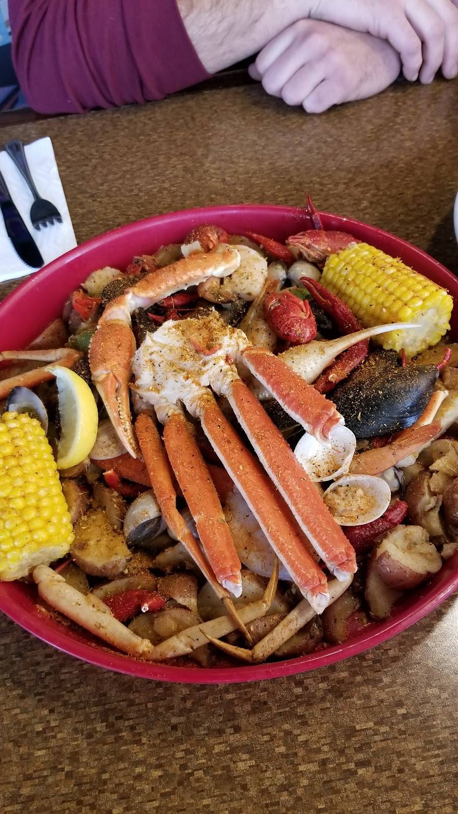 Gulf Shores Restaurant & Grill | restaurant | 215 Harvard Dr, Edwardsville, IL 62025, USA | 6186509109 OR +1 618-650-9109