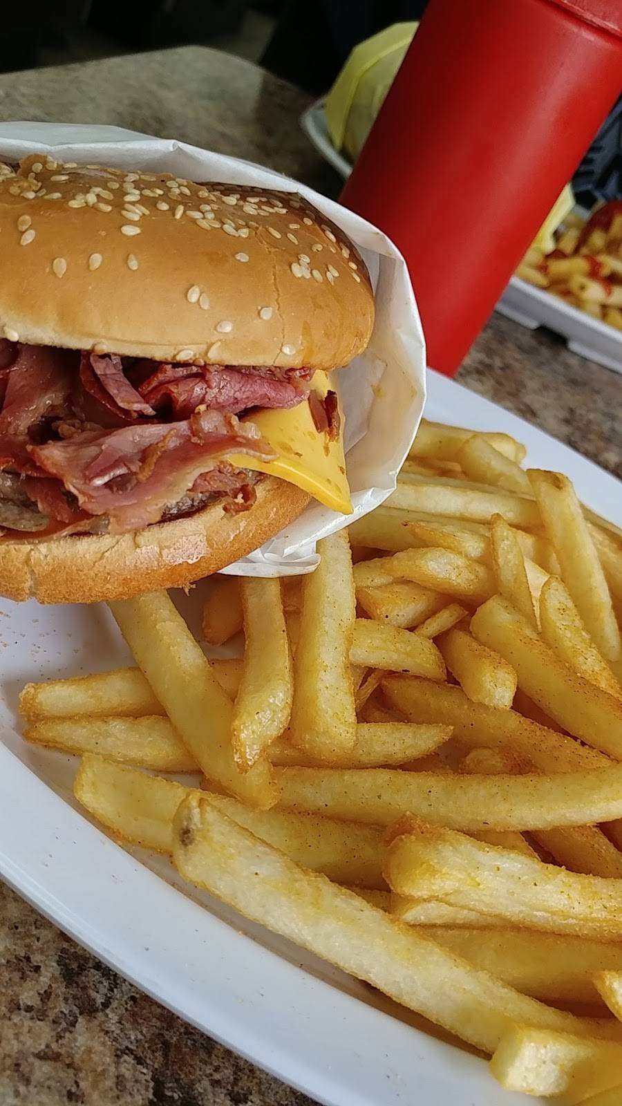 Primo Burger | restaurant | 44275 Division St, Lancaster, CA 93535, USA | 6617238444 OR +1 661-723-8444