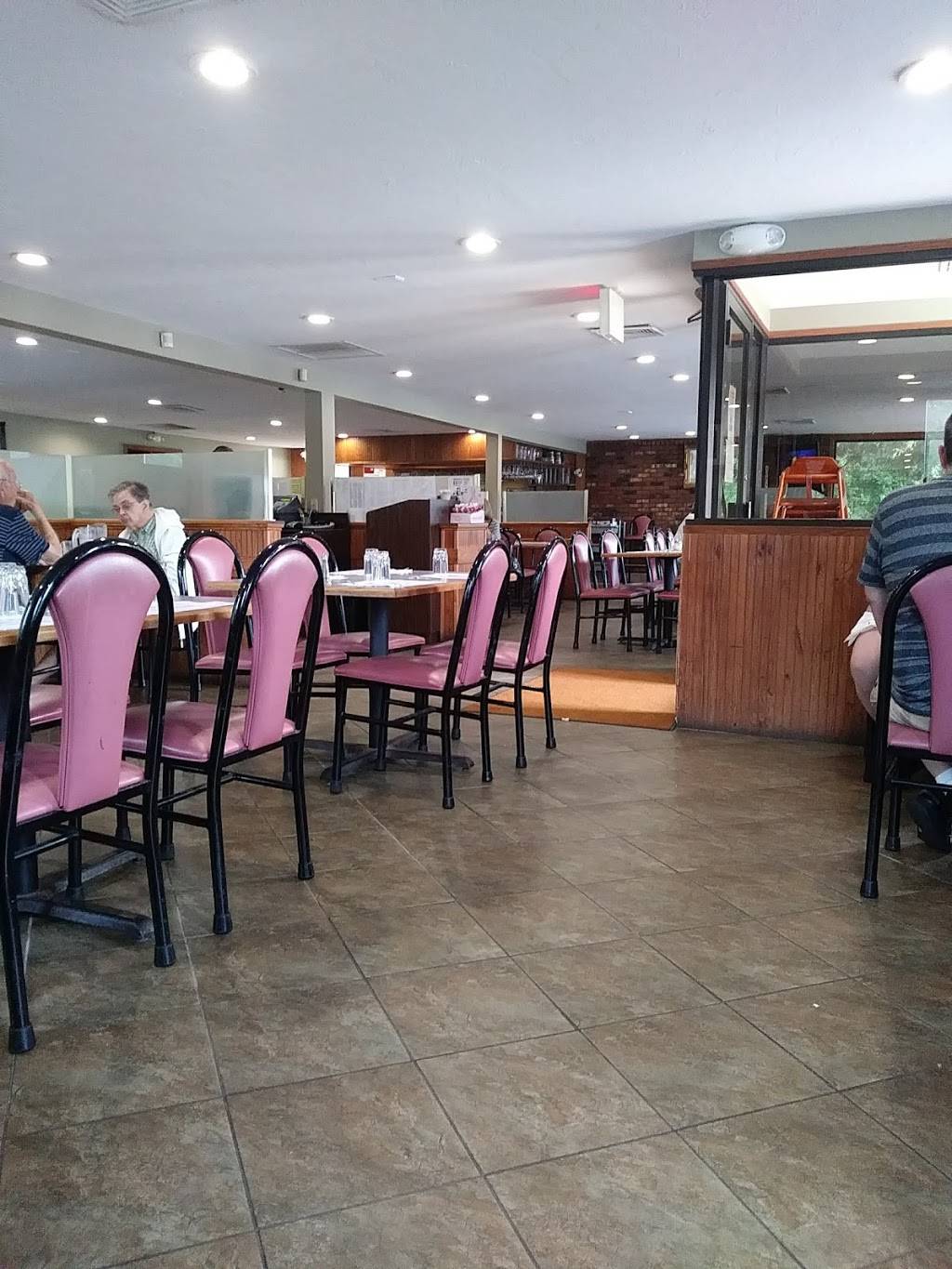 Francescos Restaurant | restaurant | 45 Palmer Rd, Brimfield, MA 01010, USA | 4132454640 OR +1 413-245-4640