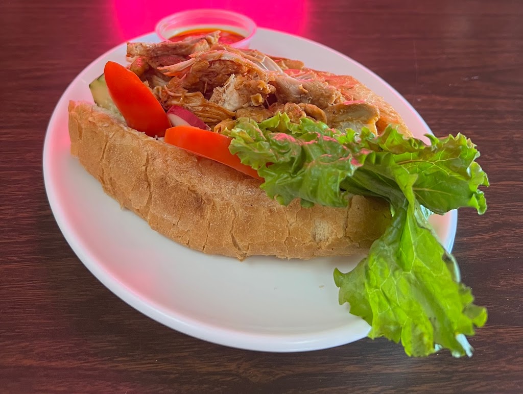 Pupuseria Papa Chico | restaurant | 2211 International Blvd, Oakland, CA 94606, USA | 3412137525 OR +1 341-213-7525