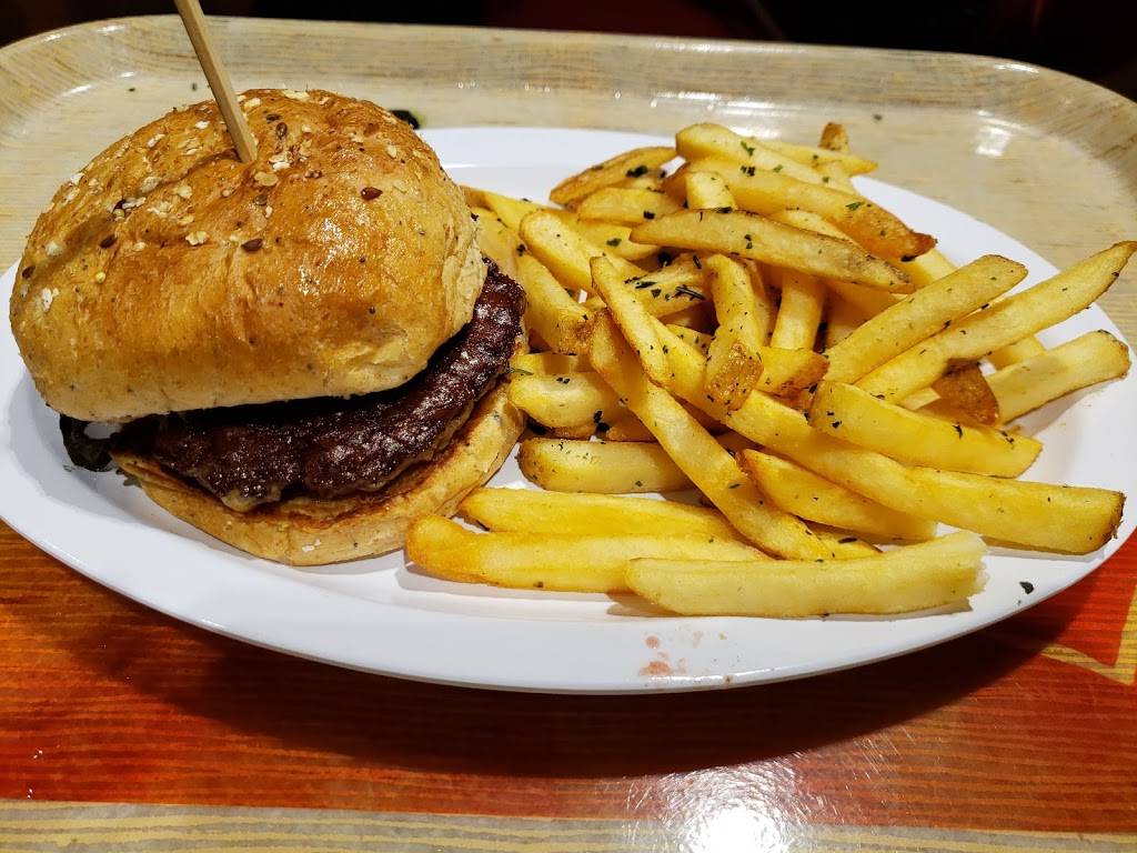 The Burger Bar by Wegmans | restaurant | 3850 Mystic Valley Pkwy, Medford, MA 02155, USA | 3392215760 OR +1 339-221-5760