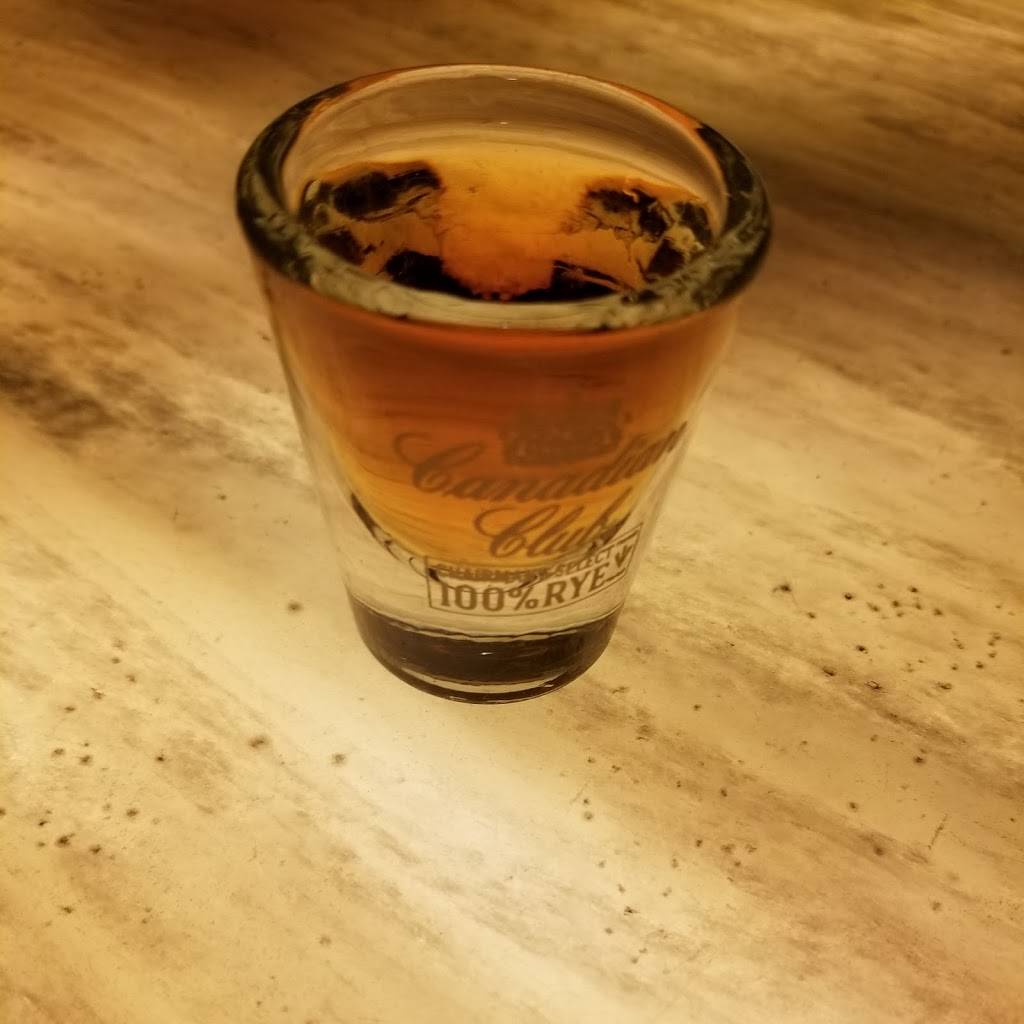 Bar LHôtel-de-ville | restaurant | 900 Rue Notre Dame, Lachine, QC H8S 2B9, Canada | 5145383558 OR +1 514-538-3558