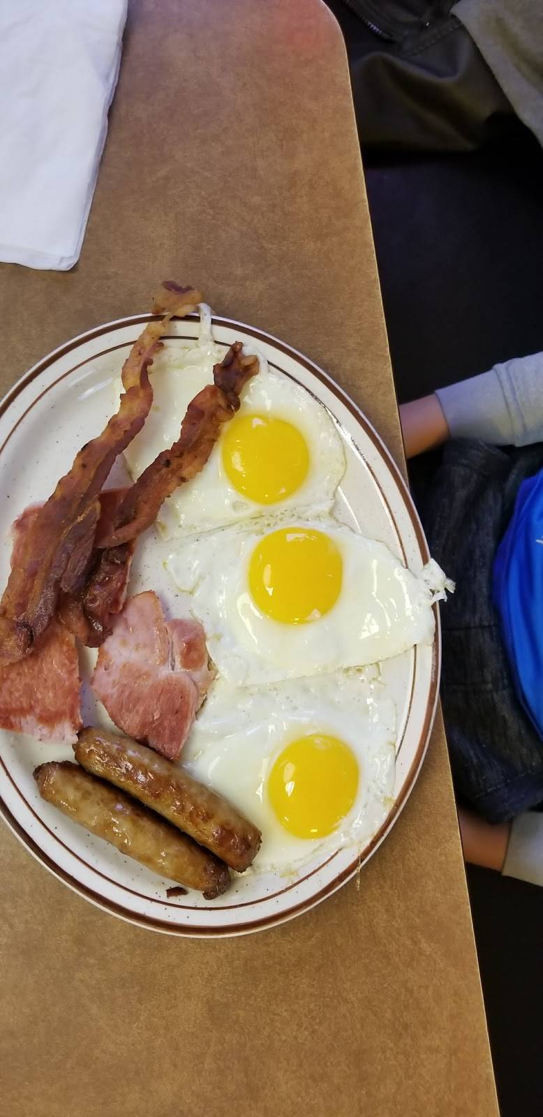 Fifth Wheel Truck Stop & Rest | restaurant | 8500 N Telegraph Rd, Newport, MI 48166, USA | 7345862210 OR +1 734-586-2210