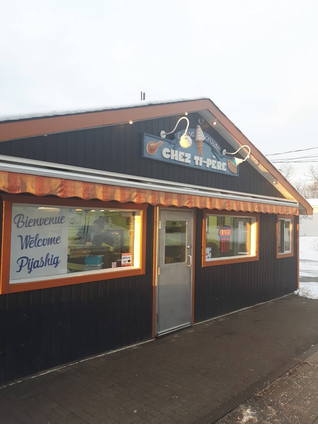 Restaurant Chez Ti-Père | restaurant | 402 Rue des Oblats, Maniwaki, QC J9E 1G7, Canada | 8194494219 OR +1 819-449-4219