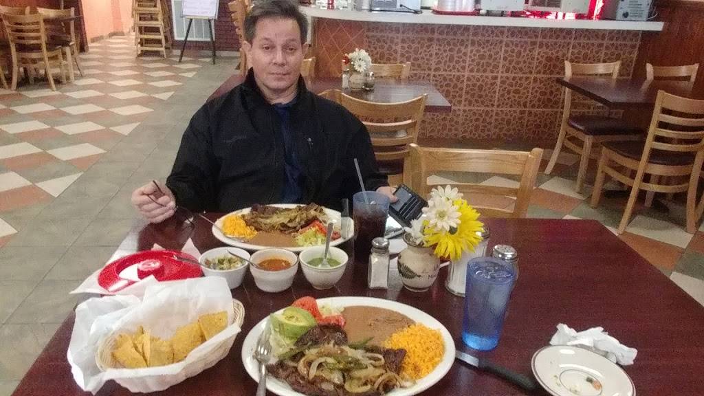 La Choza Mexican Grill | restaurant | 7022 N Clark St, Chicago, IL 60626, USA | 7734652162 OR +1 773-465-2162