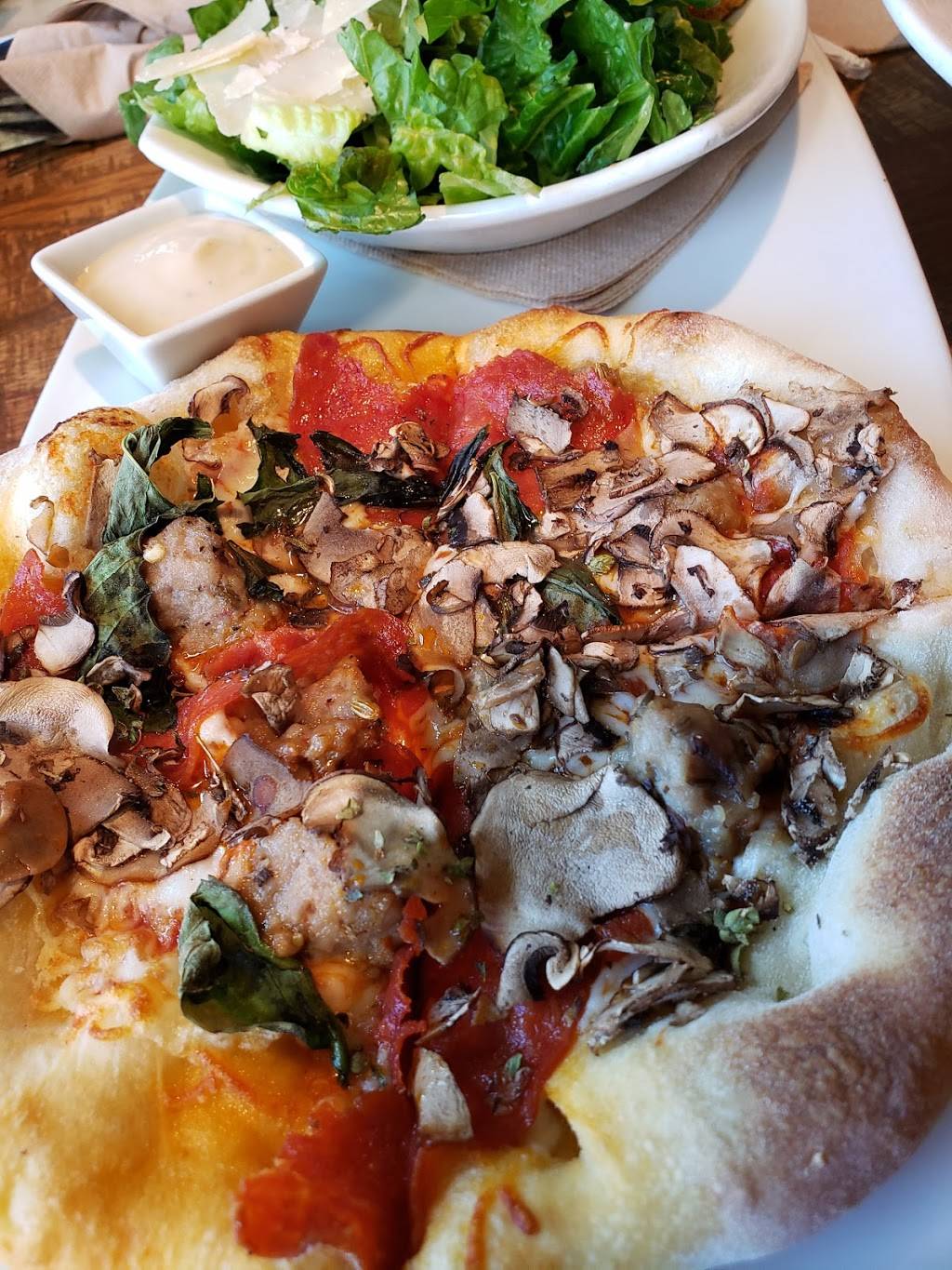 California Pizza Kitchen at Town Square | restaurant | Town Square, 6659 Las Vegas Blvd S Bldg. C1, Las Vegas, NV 89119, USA | 7028965154 OR +1 702-896-5154