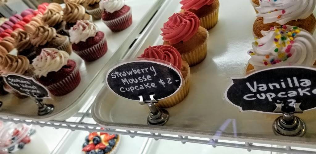 dollys | restaurant | 235 E Broadway, Long Beach, CA 90802, USA | 5624359400 OR +1 562-435-9400