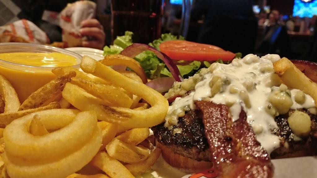 Hooters | restaurant | 5925 South La Grange Road, Countryside, IL 60525, USA | 7083540486 OR +1 708-354-0486