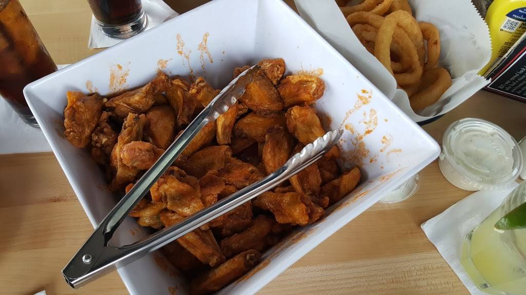 RJs Pub | restaurant | 288 W Tienken Rd, Rochester Hills, MI 48306, USA | 2486529550 OR +1 248-652-9550