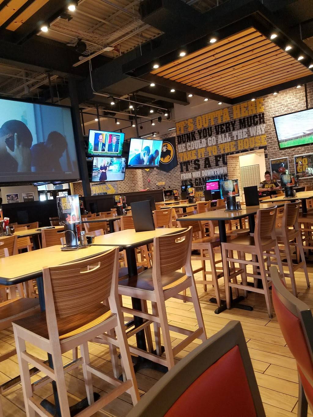 Buffalo Wild Wings | meal takeaway | 3100 Shenango Valley Fwy, Hermitage, PA 16148, USA | 7243472013 OR +1 724-347-2013
