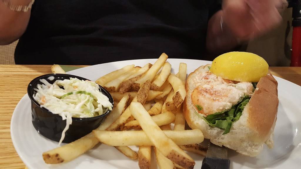 Greggs | restaurant | 4120 Quaker Ln Route 2, North Kingstown, RI 02852, USA | 4012945700 OR +1 401-294-5700