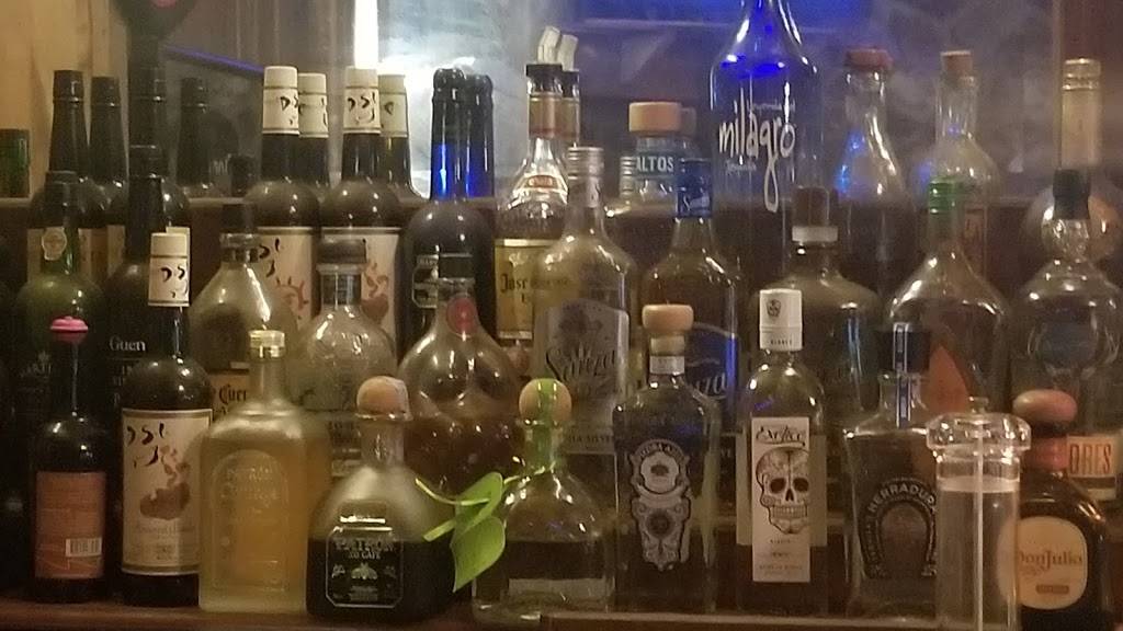 Stormys Spirits & Supper | restaurant | 6650 Bloomfield Rd, Petaluma, CA 94952, USA | 7077950127 OR +1 707-795-0127