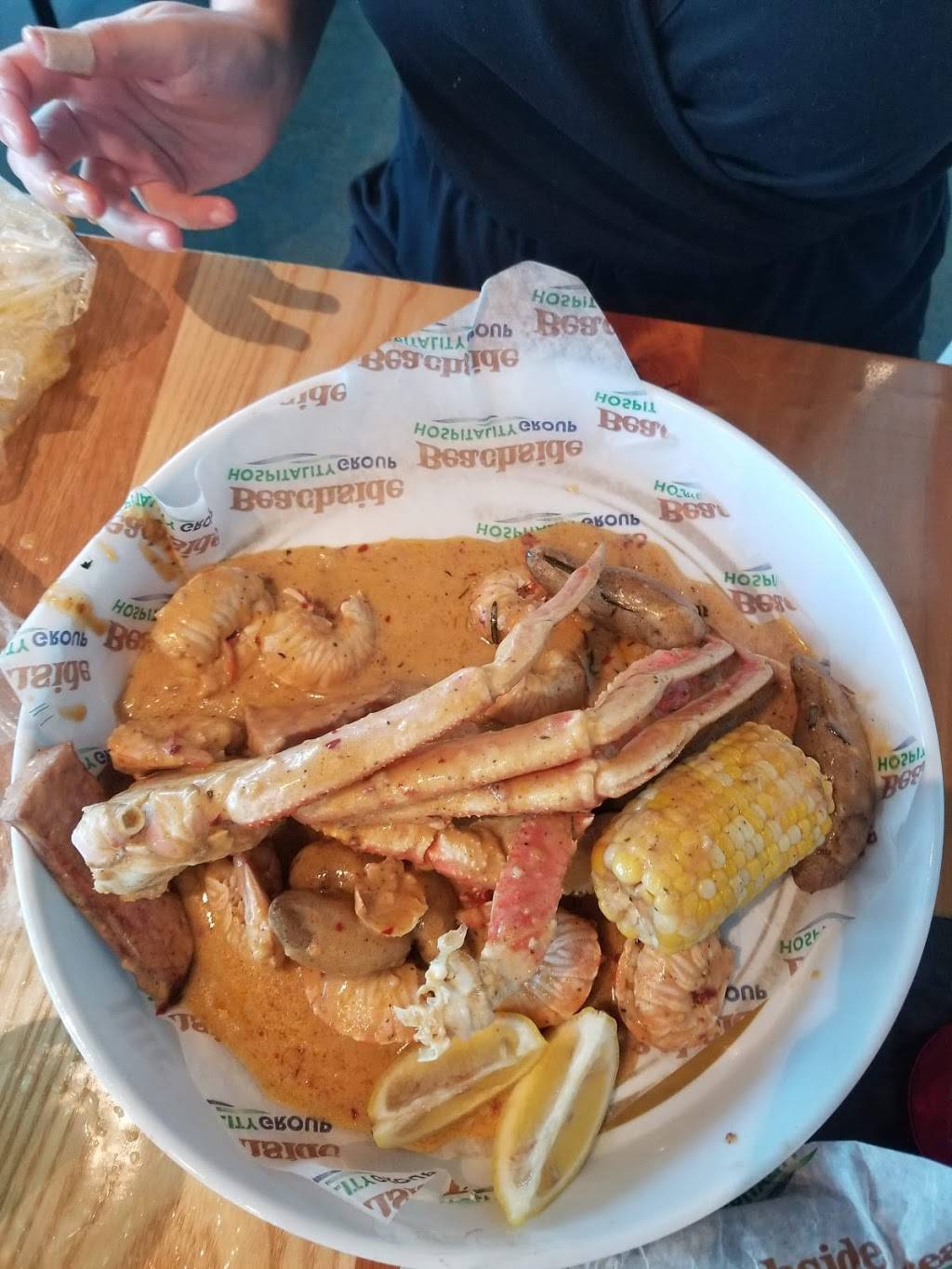 Crabbys Dockside Ft. Pierce | restaurant | 2 Avenue A, Fort Pierce, FL 34950, USA | 7722525672 OR +1 772-252-5672