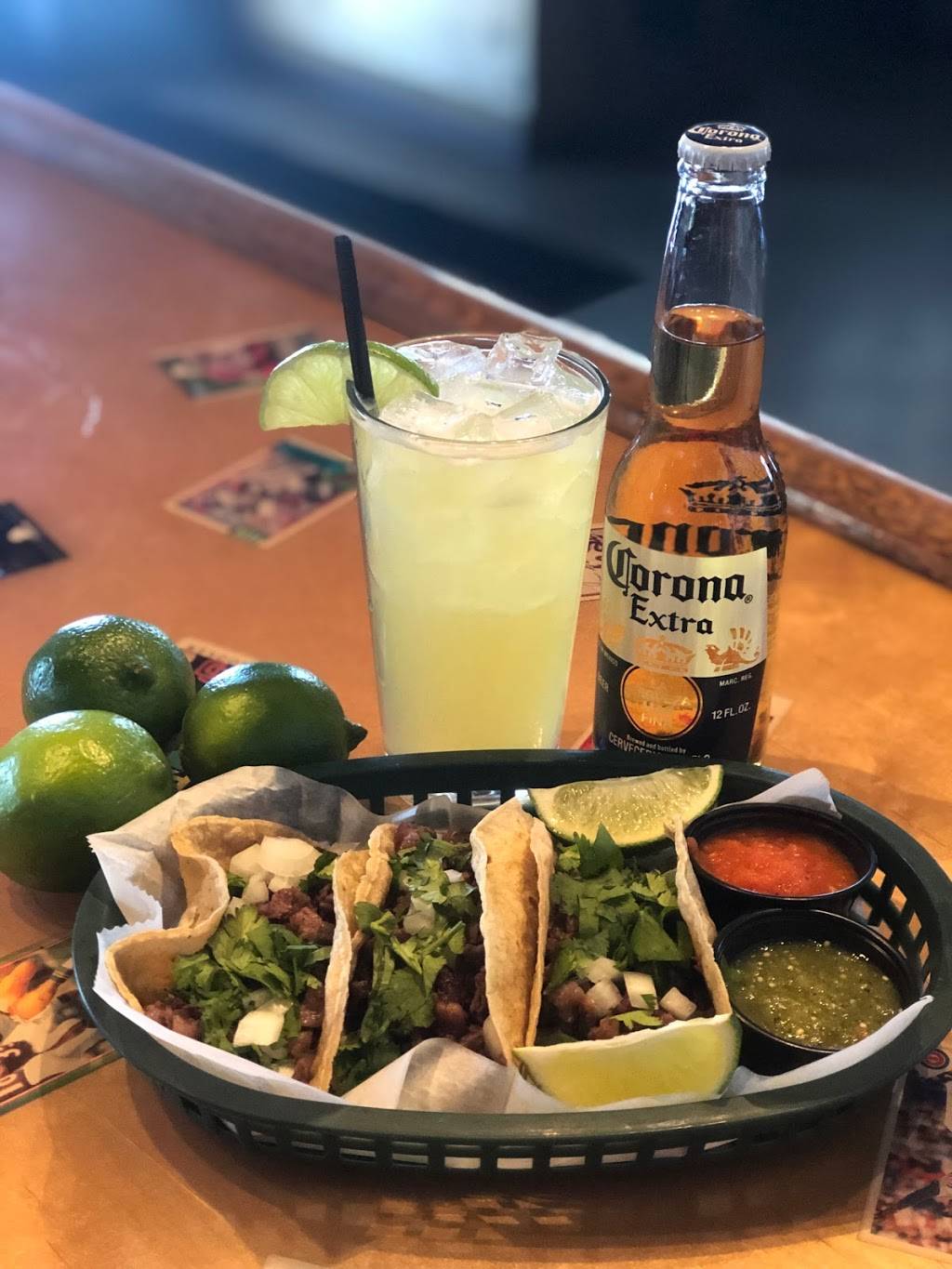 Offsides Sports Bar & Grill | night club | 680 S Eastwood Dr, Woodstock, IL 60098, USA | 8153348700 OR +1 815-334-8700