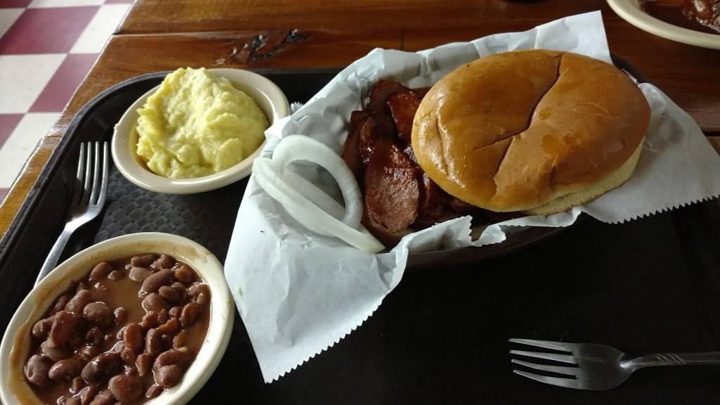 Backwoods Bar-B-Que | restaurant | 630 W TX-243, Canton, TX 75103, USA | 9035676253 OR +1 903-567-6253