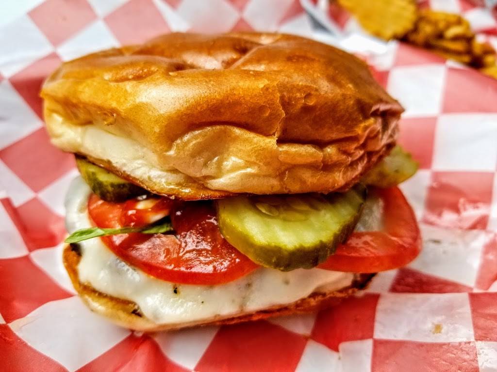 Mail Pouch Saloon | restaurant | 102 W Main St, Haskins, OH 43525, USA | 4198067616 OR +1 419-806-7616