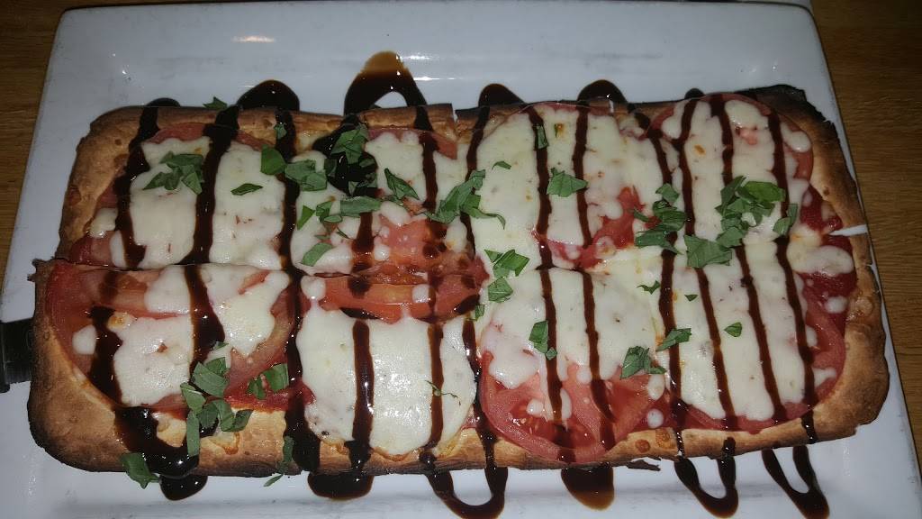 Charcoal Grill | restaurant | 3650 W Washington St, West Bend, WI 53090, USA | 2623539703 OR +1 262-353-9703