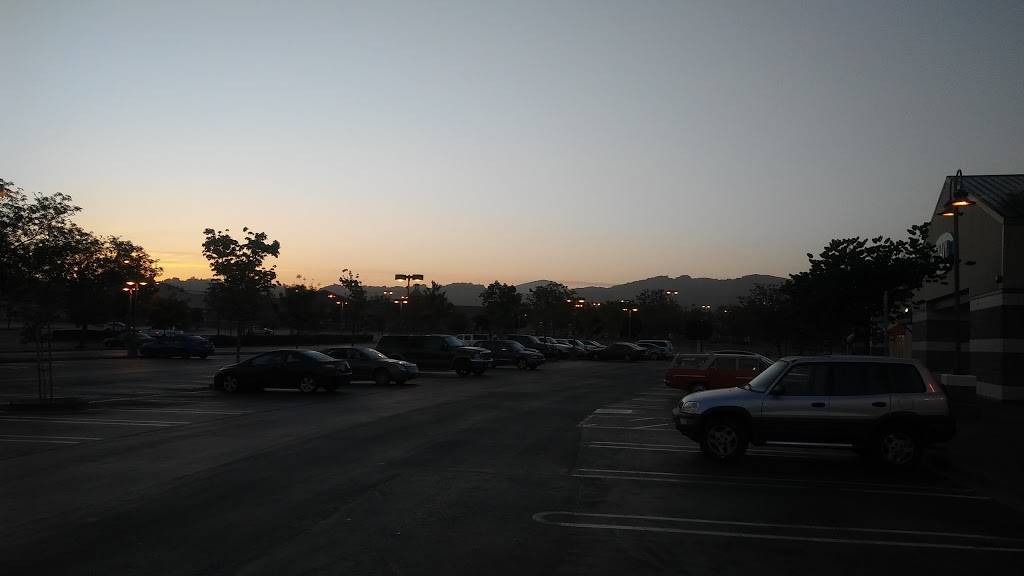 Starbucks | cafe | 2200 Santa Rosa Ave, Santa Rosa, CA 95407, USA | 7075410257 OR +1 707-541-0257