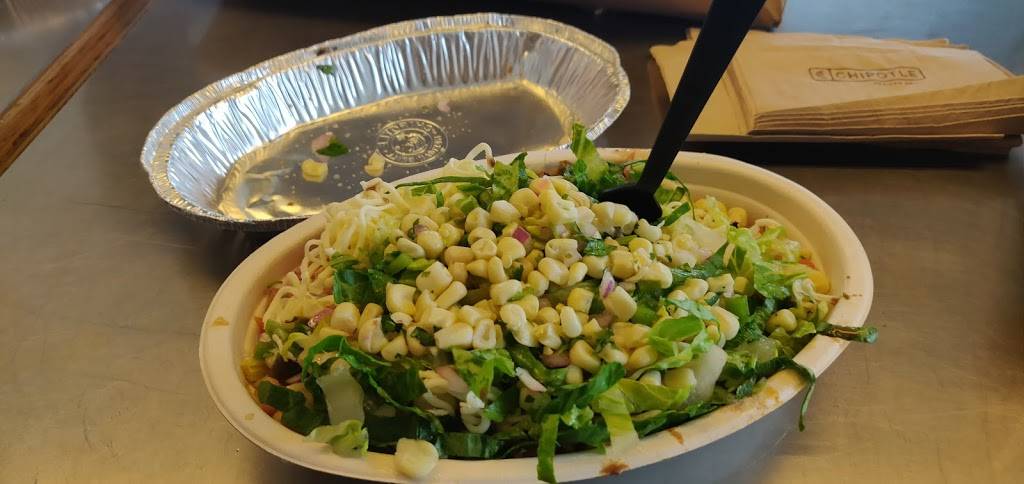 Chipotle Mexican Grill | restaurant | 222 Market St, Newark, NJ 07102, USA | 8622351110 OR +1 862-235-1110