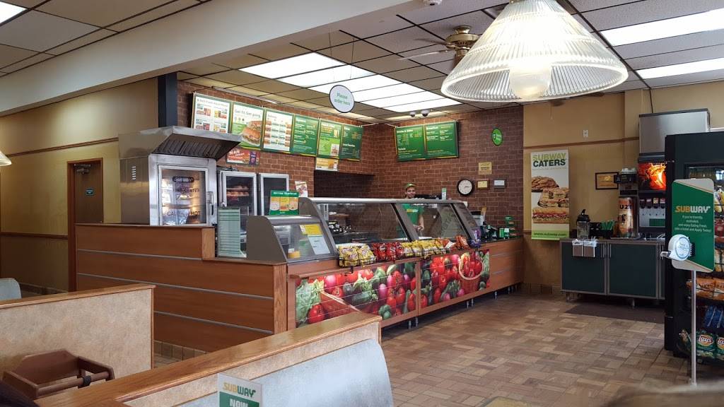 Subway Restaurants | restaurant | 2780 E Highland Rd Suite 2780, Highland Charter Twp, MI 48356, USA | 2488872625 OR +1 248-887-2625