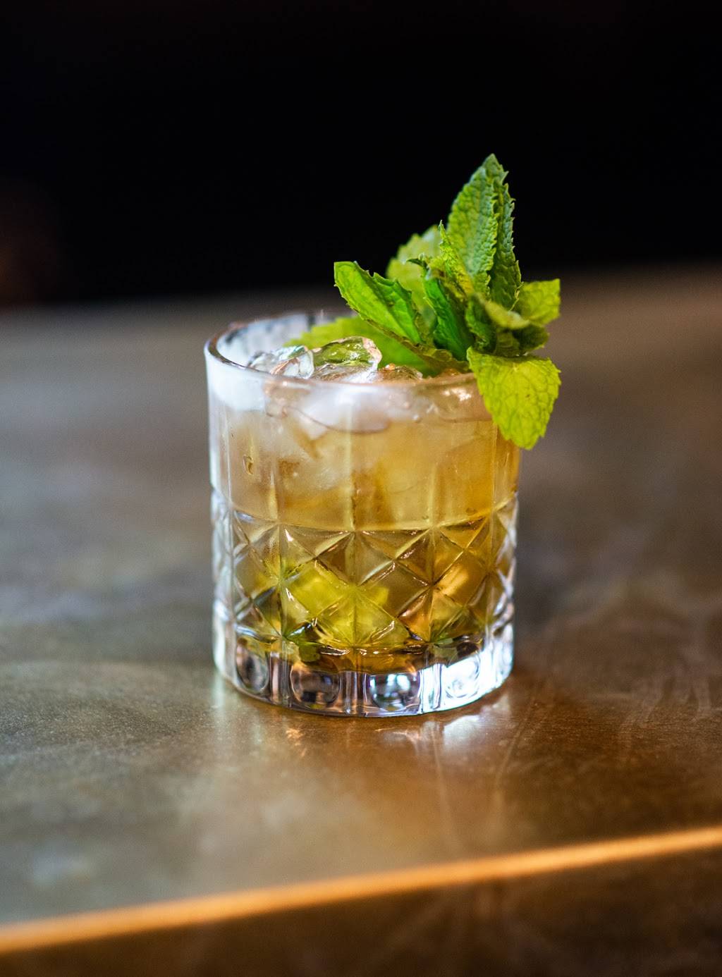 The Grateful Crow | restaurant | 420 N Main St, Chelsea, MI 48118, USA | 7345622903 OR +1 734-562-2903