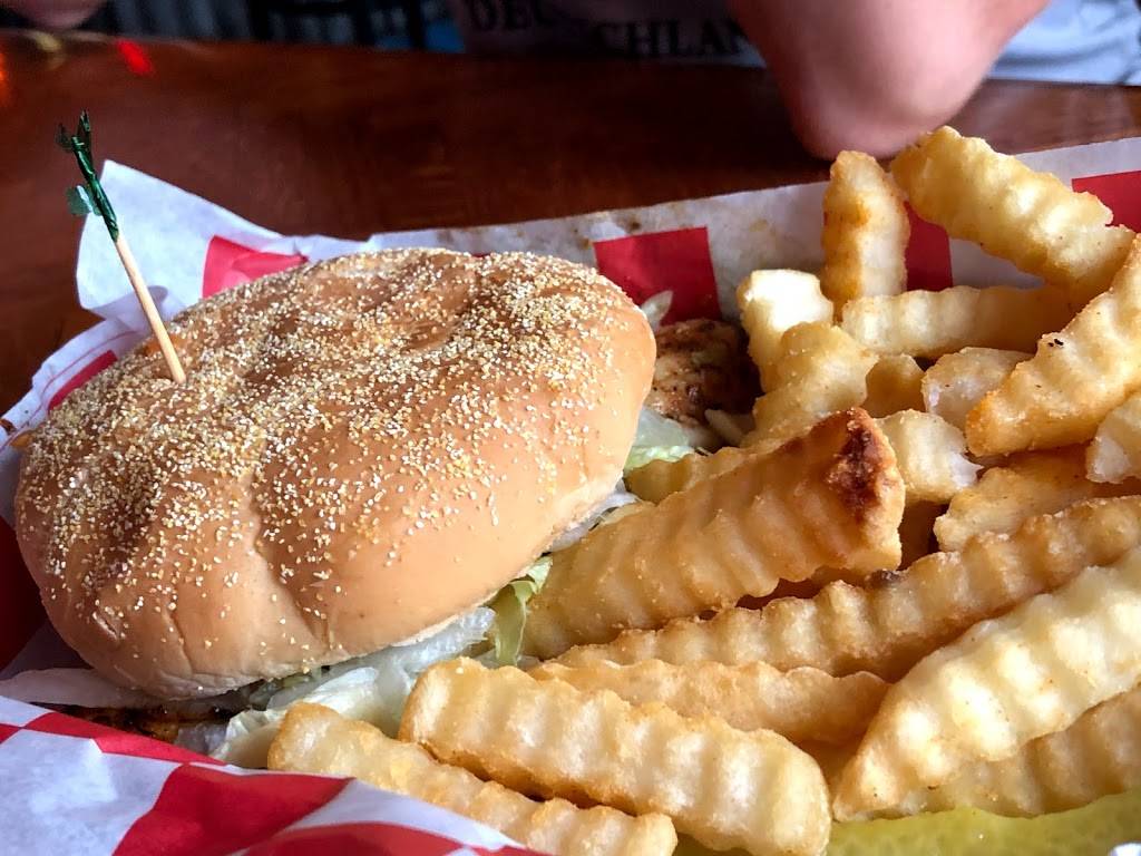 Flying Fish Bar & Grill | restaurant | 7906 US-80, Savannah, GA 31410, USA | 9128972009 OR +1 912-897-2009