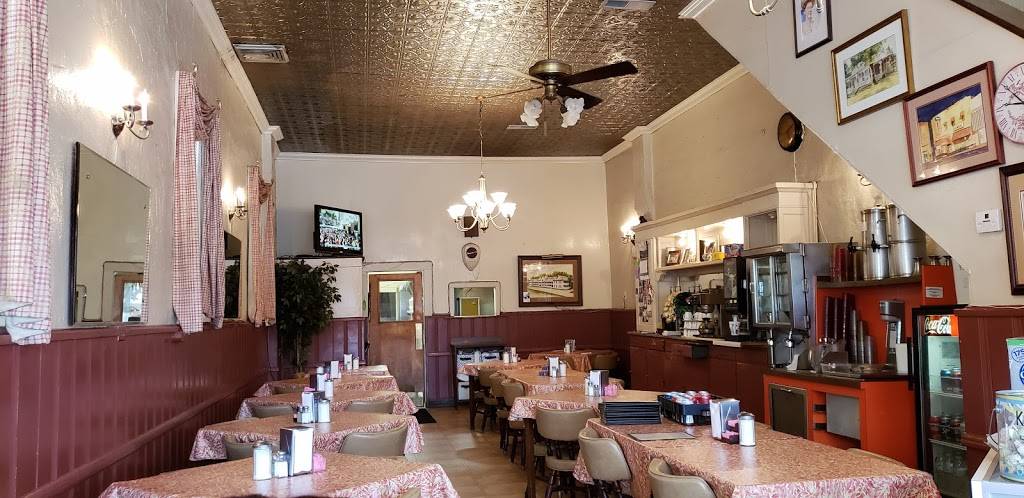 Breeces Cafe | cafe | 111 S Public Square, Centerville, TN 37033, USA | 9317293481 OR +1 931-729-3481