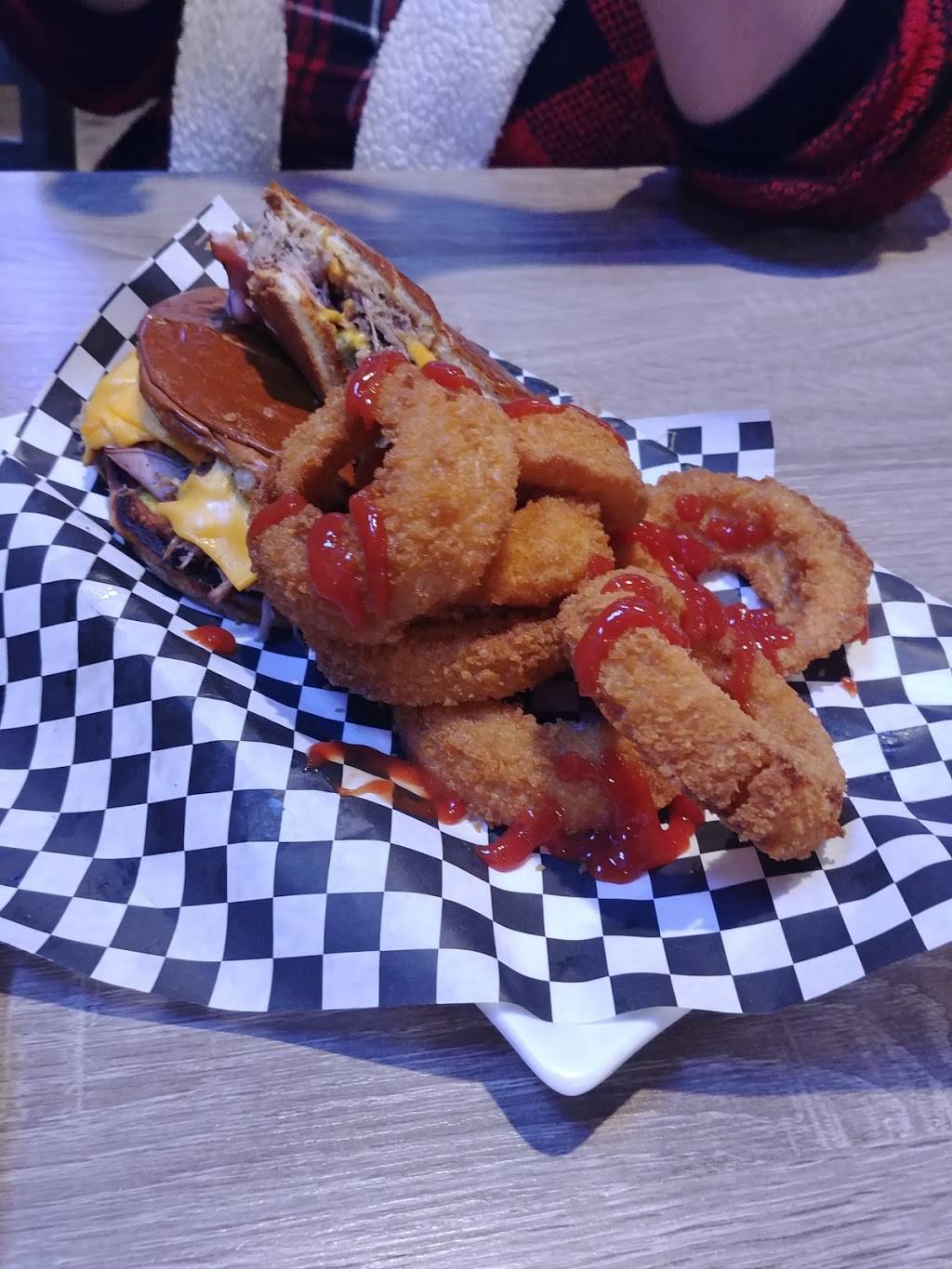 Slappys Burgers and Brews | restaurant | 1105 E Plaza Blvd suite d, National City, CA 91950, USA | 6197736660 OR +1 619-773-6660