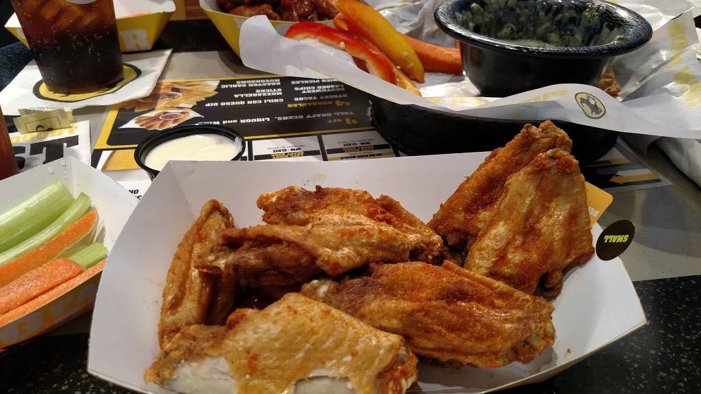 Buffalo Wild Wings | restaurant | 4120 14th St W, Bradenton, FL 34205, USA | 9413454883 OR +1 941-345-4883