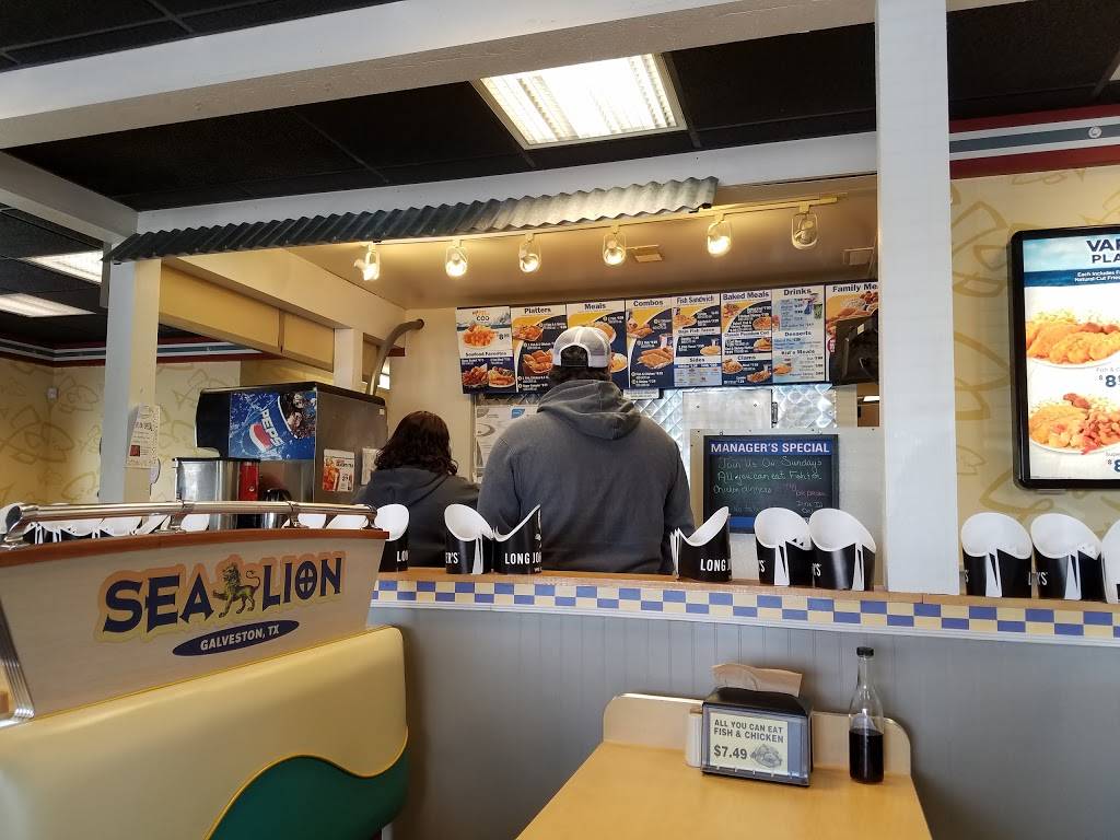 Long John Silvers | restaurant | 1821 E Wheeling Ave, Cambridge, OH 43725, USA | 7404393716 OR +1 740-439-3716