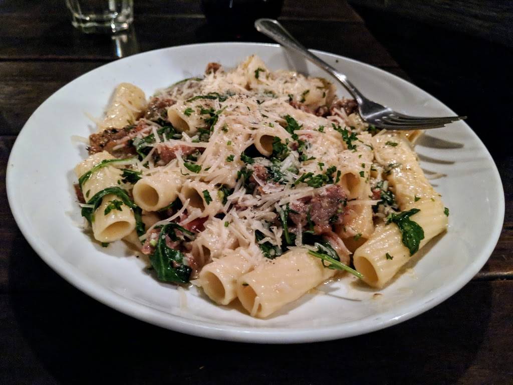 The Fat Dog | restaurant | 11050 W Magnolia Blvd, North Hollywood, CA 91601, USA | 8189853644 OR +1 818-985-3644