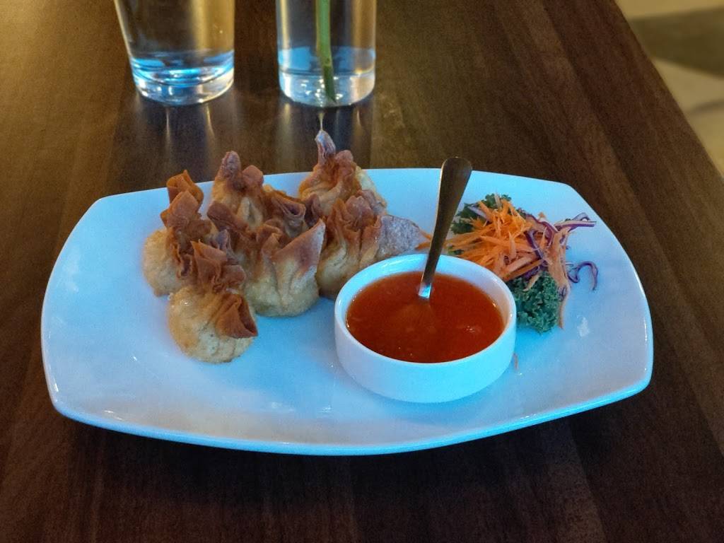 Thai Kitchen Bird Pepper | restaurant | 563 Bellevue Square, Bellevue, WA 98004, USA | 4254547334 OR +1 425-454-7334