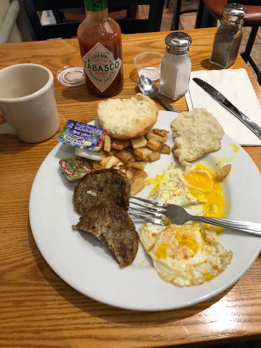 Chilis Grill & Bar | meal takeaway | Chicago OHare Airport Rotunda Building 6 Arrivals Level Guard Post #8, Chicago, IL 60666, USA | 7733777800 OR +1 773-377-7800