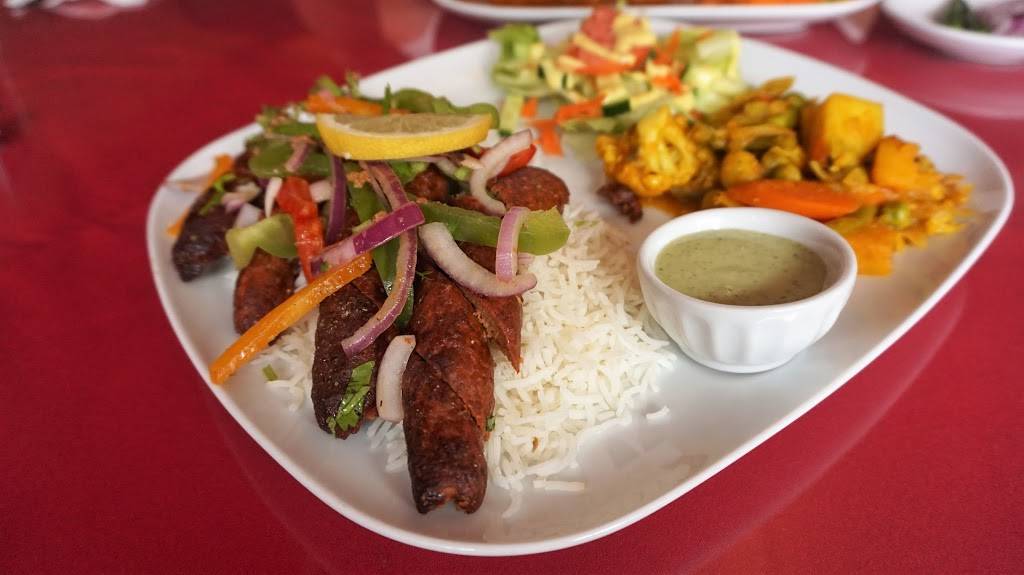 Mias Indian Cuisine-St.Laurent | restaurant | 327 St Laurent Blvd, Ottawa, ON K1K 2Z5, Canada | 6136805353 OR +1 613-680-5353