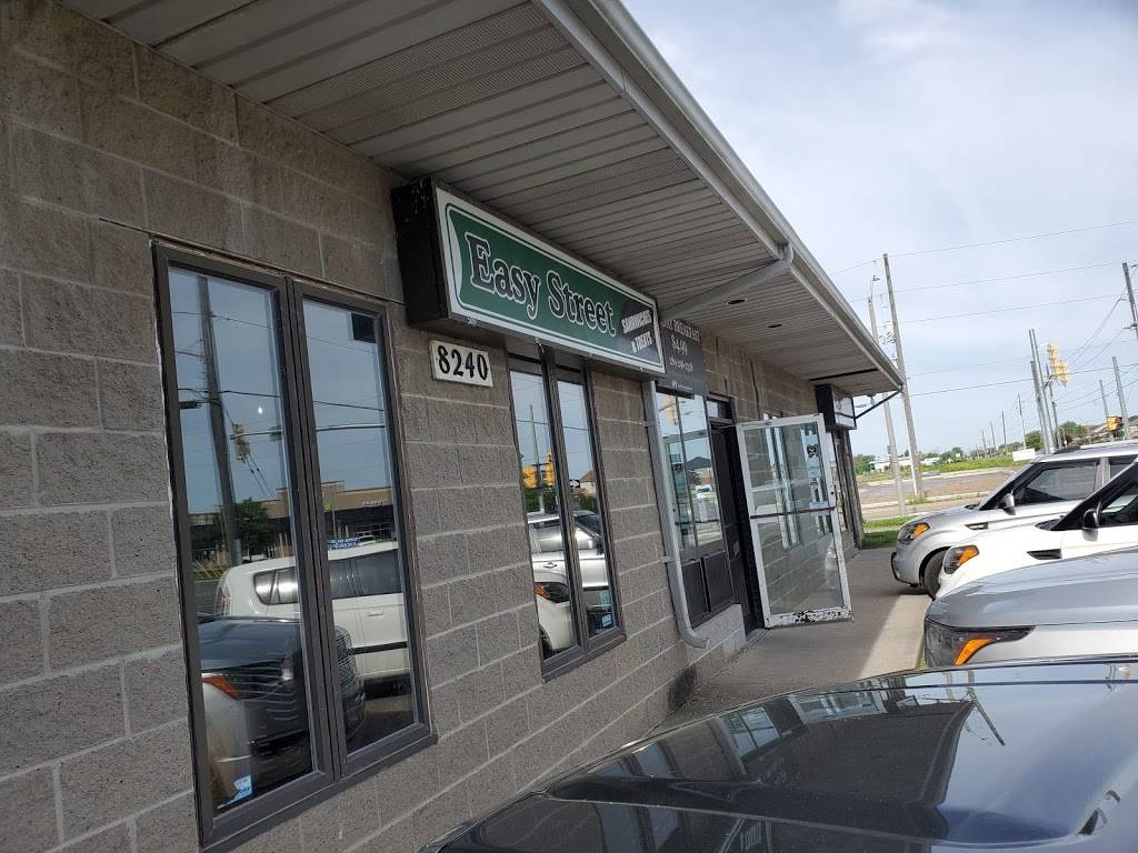 Easy Street | restaurant | 8240 McLeod Rd, Niagara Falls, ON L2H 2T6, Canada | 2892962328 OR +1 289-296-2328