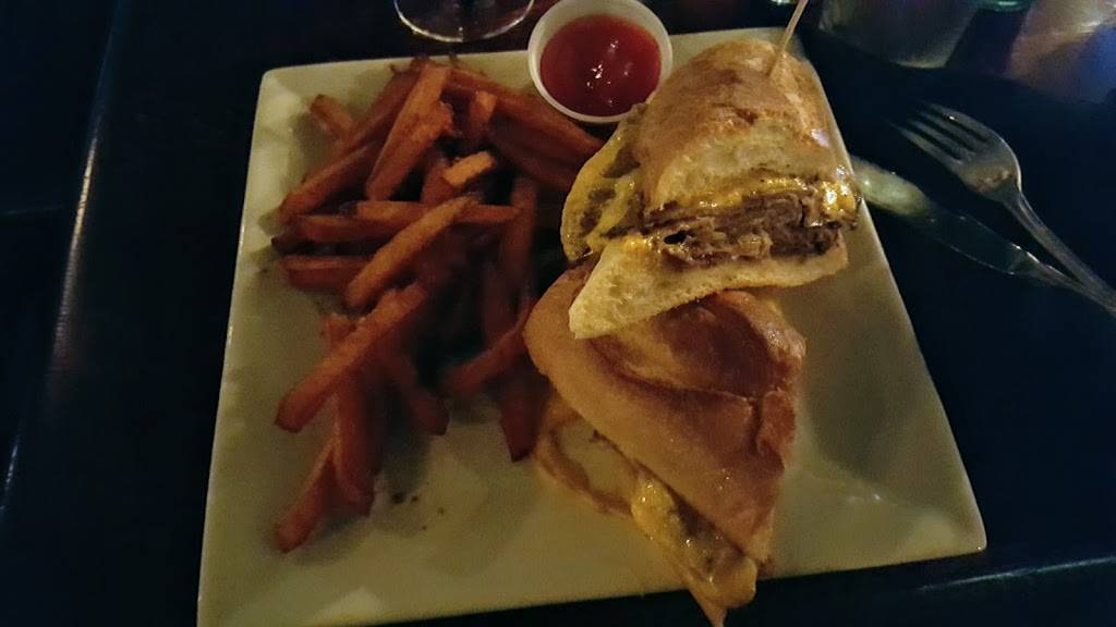 Wellingtons Grill | restaurant | 110 Halstead Ave, Harrison, NY 10528, USA | 9143151532 OR +1 914-315-1532