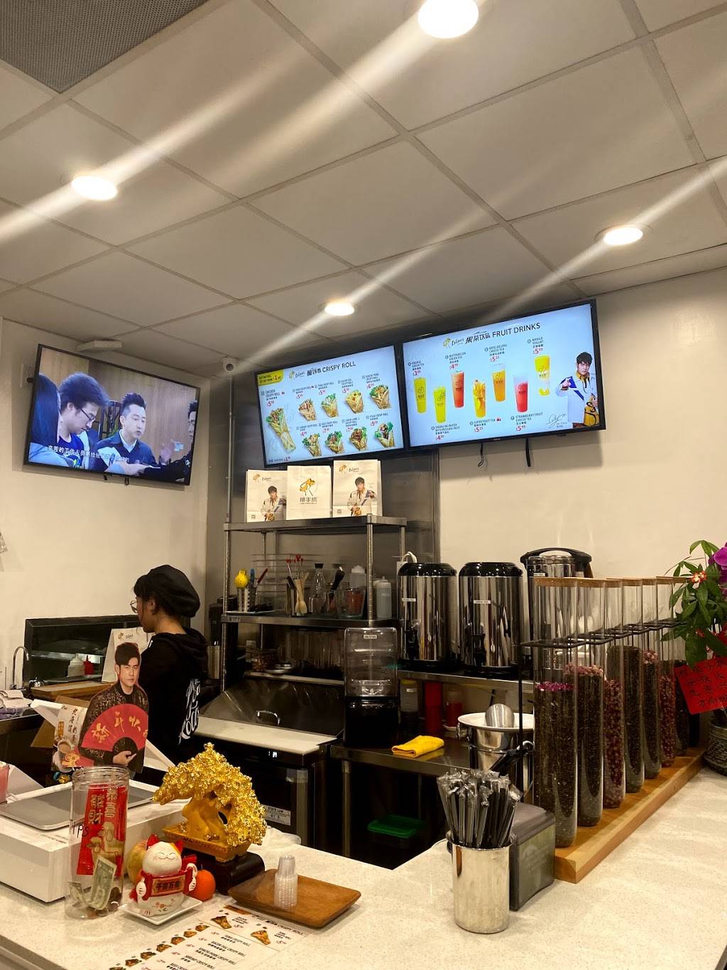 Liang Crispy Roll | restaurant | 18333 Colima Rd A, Rowland Heights, CA 91748, USA | 6262952258 OR +1 626-295-2258