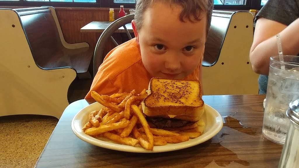 Family Table | restaurant | 1610 Jeffreys Dr, Osceola, IA 50213, USA | 6413424153 OR +1 641-342-4153