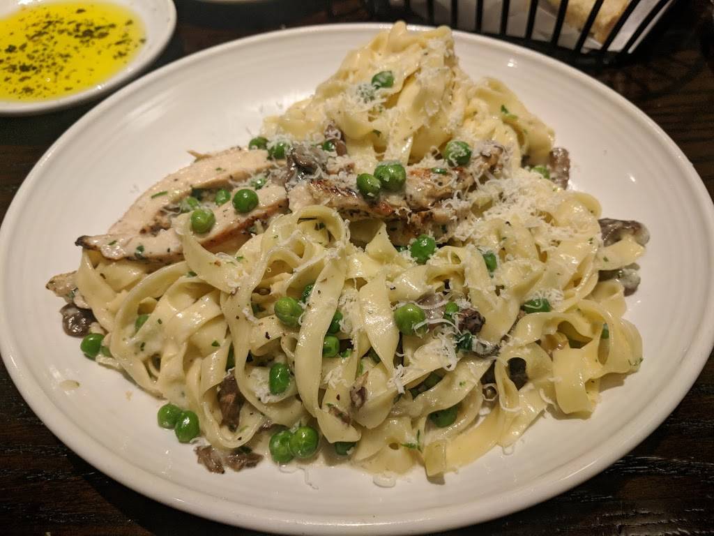 Carrabbas Italian Grill | restaurant | 1205 Townsgate Ct, Plant City, FL 33563, USA | 8137520760 OR +1 813-752-0760