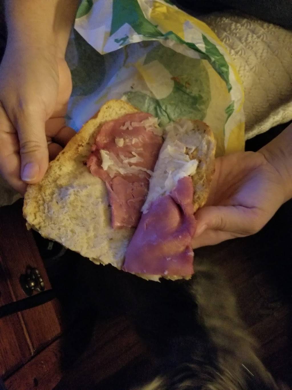 Subway | restaurant | 400 East Ave, Lomira, WI 53048, USA | 9202697899 OR +1 920-269-7899