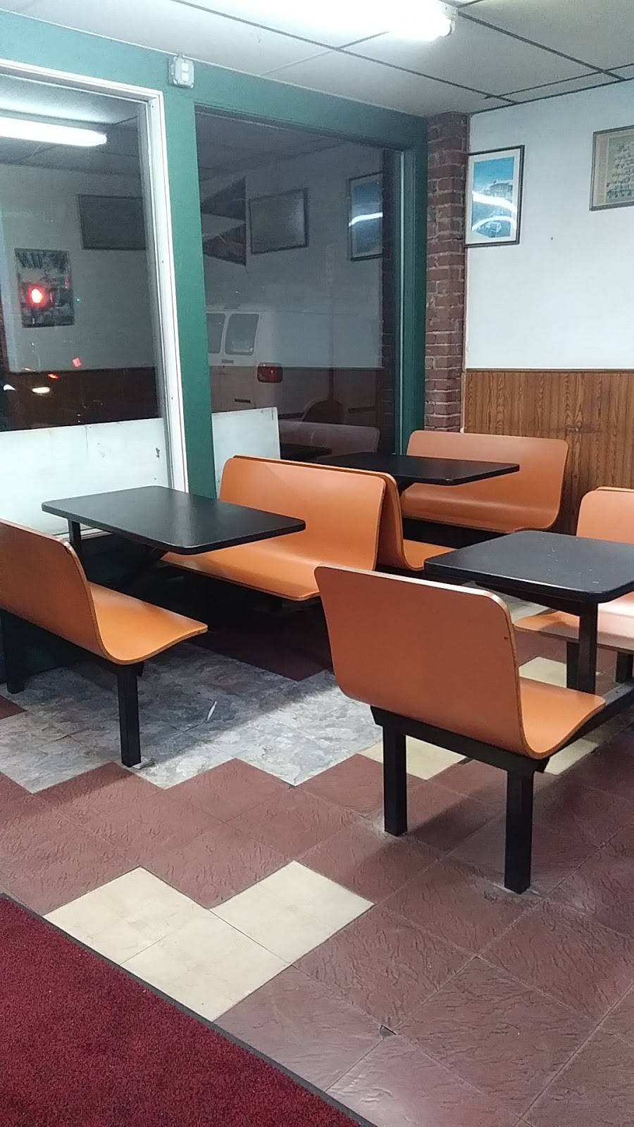 Kimberly Pizza | restaurant | 34 Kimberly Ave, New Haven, CT 06519, USA | 2034982581 OR +1 203-498-2581