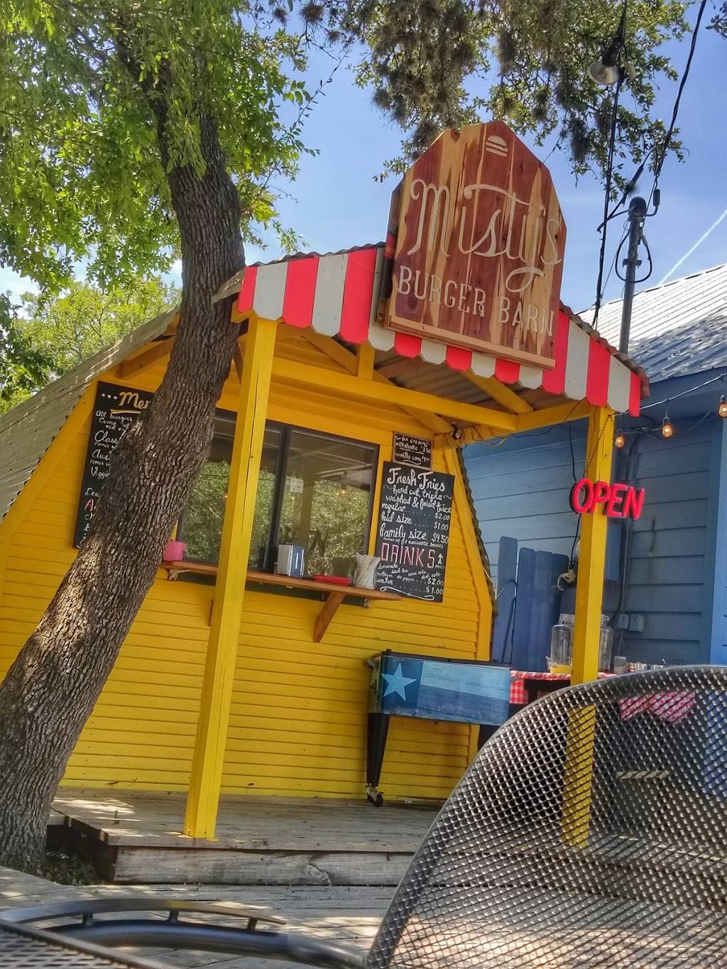 Mags Burgers | restaurant | 801 FM2325, Wimberley, TX 78676, USA | 5128423363 OR +1 512-842-3363