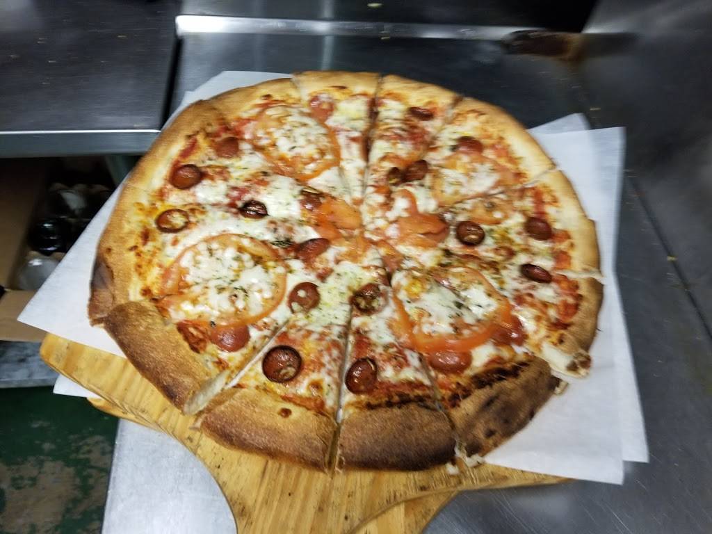 Perennial Vineyards | restaurant | 11877 Poorman St SW, Navarre, OH 44662, USA | 3308323677 OR +1 330-832-3677